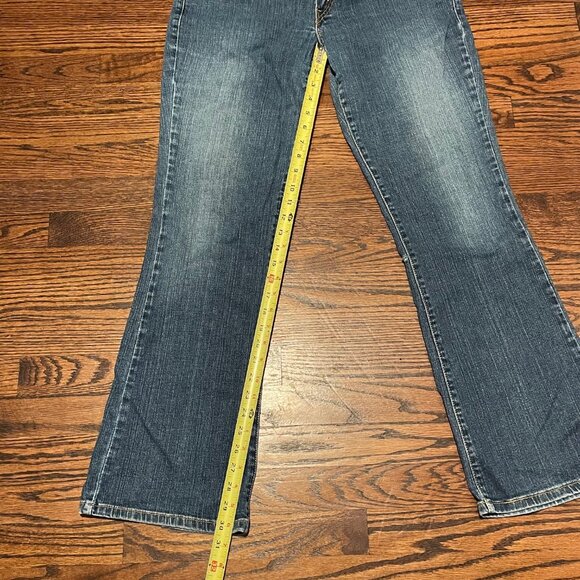 Levi's 518 Women's Size 11M Super Low Bootcut Medium Wash Denim Blue Jeans - Picture 4 of 11